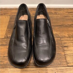 Munro Women's Black Leather Loafers